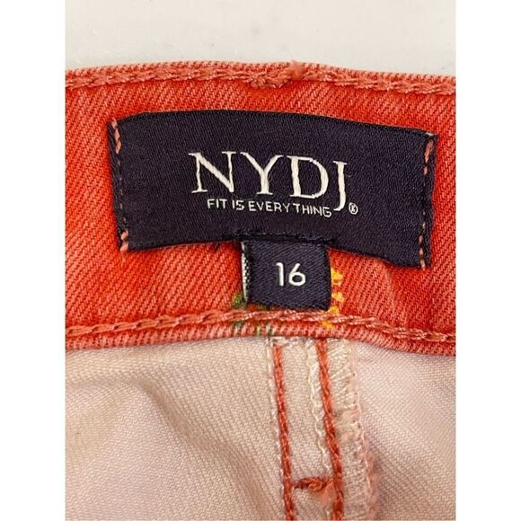NYDJ women’s red capri floral jeans size 16 - Picture 6 of 7